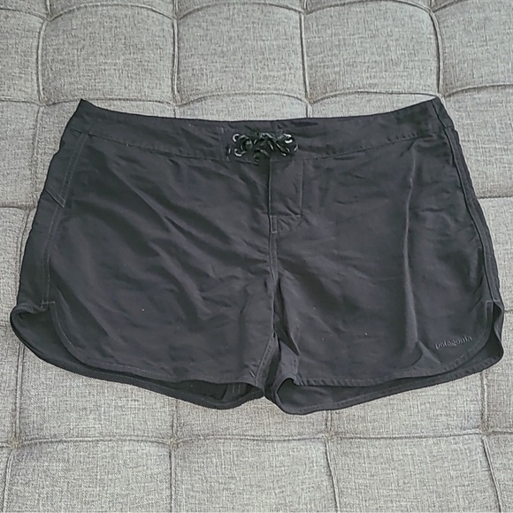 EUC Patagonia Black Board shorts - Picture 1 of 6